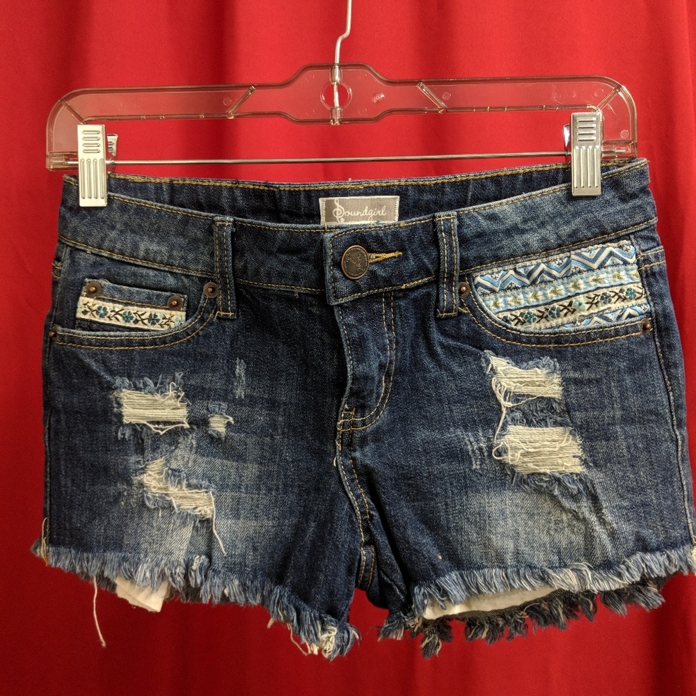 Soundgirl Distressed Sexy Short (Junior size 5)